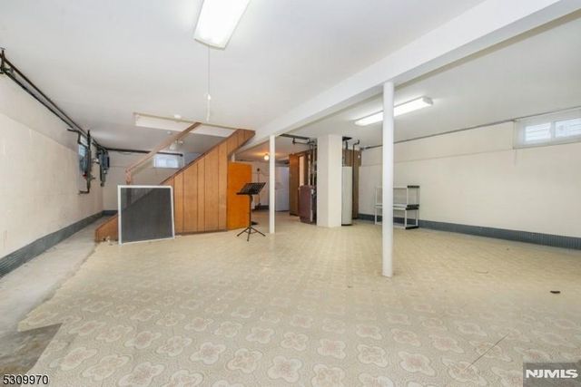 74 Pine Street, Verona, NJ 07044