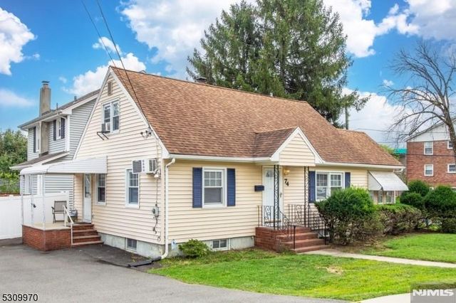 74 Pine Street, Verona, NJ 07044