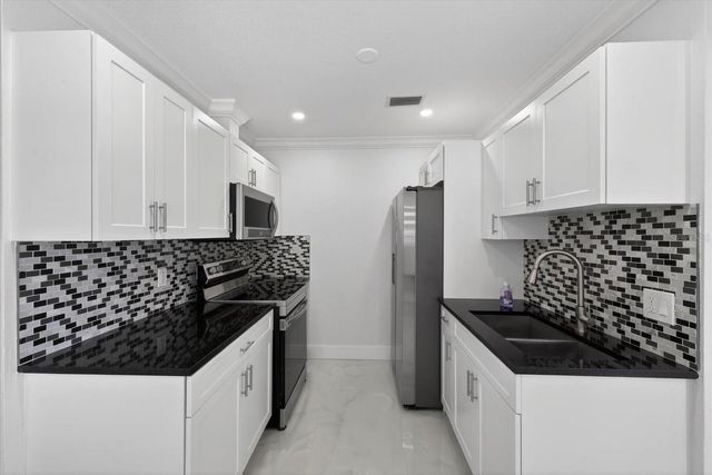 5407 ROSEMONT AVENUE, Tampa, FL 33614