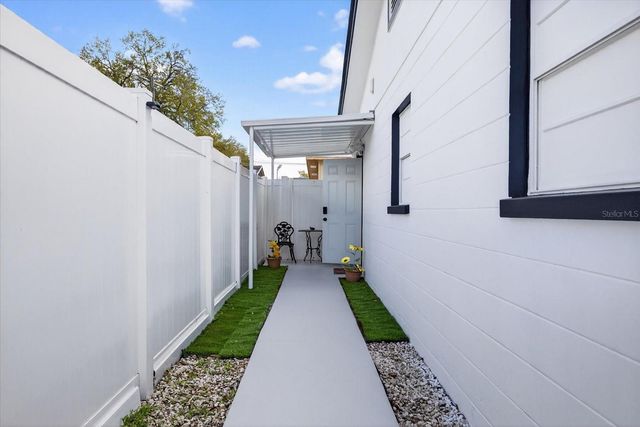 5407 ROSEMONT AVENUE, Tampa, FL 33614