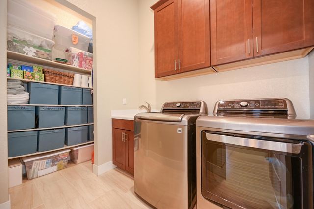 638 Valley Brook Ct, El Dorado Hills, CA 95762