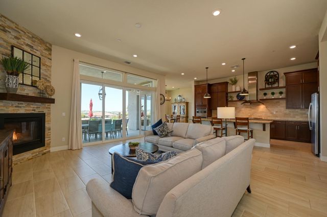 638 Valley Brook Ct, El Dorado Hills, CA 95762
