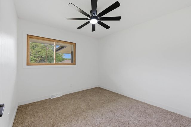 411 E 6th St, Valley Center, KS 67147