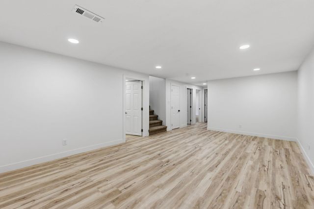 411 E 6th St, Valley Center, KS 67147
