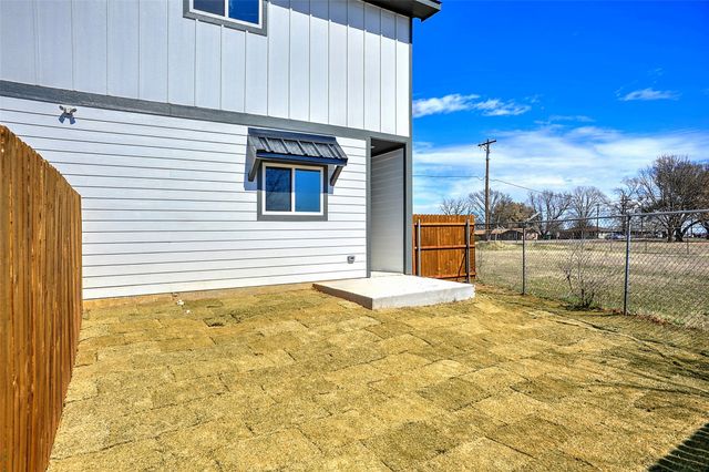 1304 Country Road, Whitesboro, TX 76273