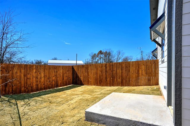 1304 Country Road, Whitesboro, TX 76273
