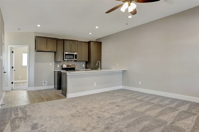 1304 Country Road, Whitesboro, TX 76273