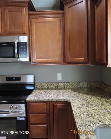 6613 Burbank Circle, Knoxville, TN 37918