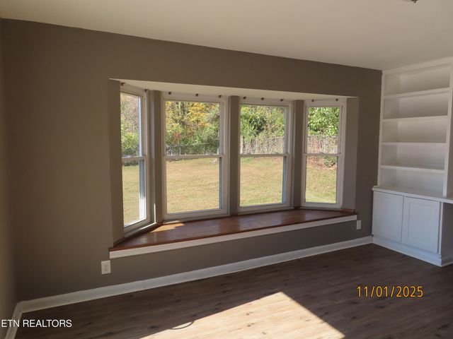 6613 Burbank Circle, Knoxville, TN 37918