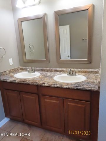 6613 Burbank Circle, Knoxville, TN 37918