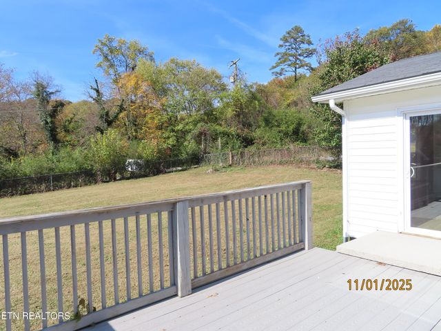 6613 Burbank Circle, Knoxville, TN 37918