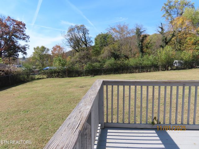 6613 Burbank Circle, Knoxville, TN 37918