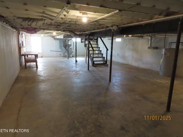 6613 Burbank Circle, Knoxville, TN 37918