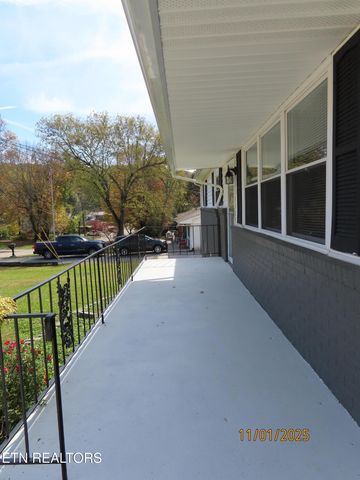 6613 Burbank Circle, Knoxville, TN 37918