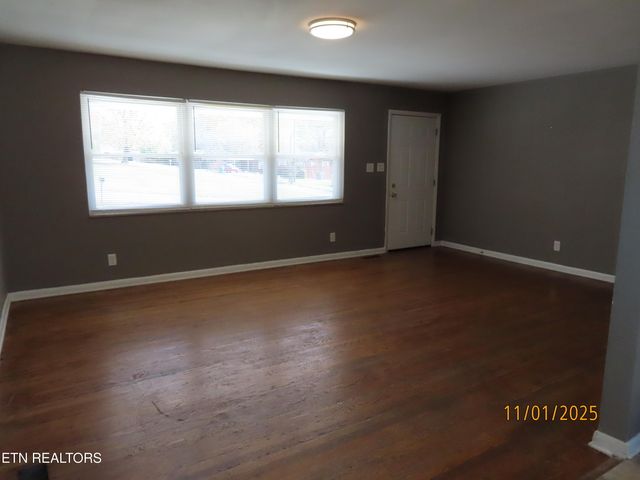 6613 Burbank Circle, Knoxville, TN 37918