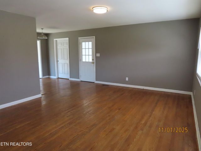 6613 Burbank Circle, Knoxville, TN 37918