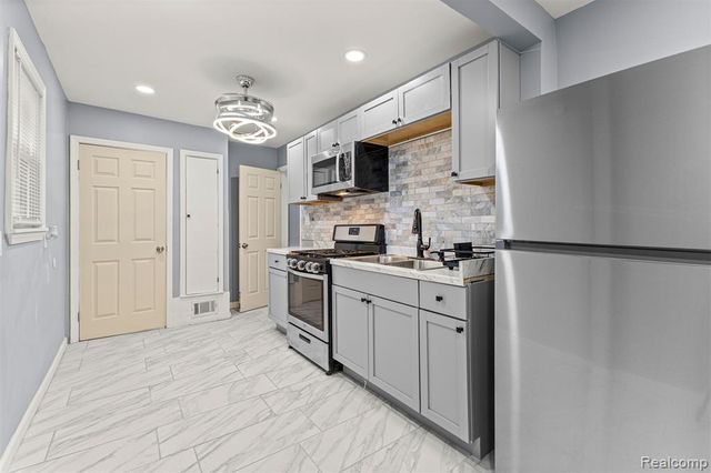 13351 Tacoma Street, Detroit, MI 48205