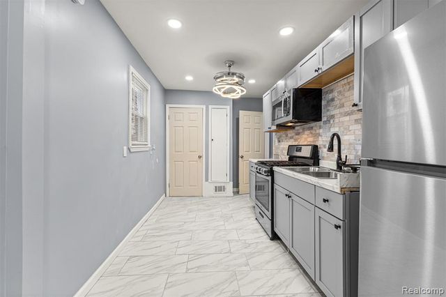 13351 Tacoma Street, Detroit, MI 48205