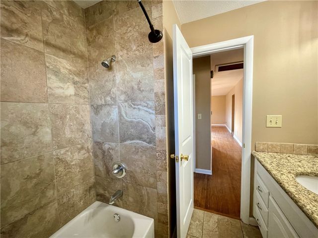 1714 Horseshoe Drive, Springdale, AR 72762