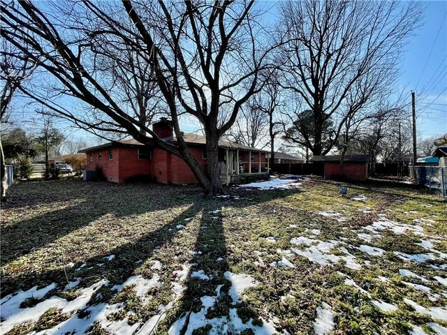 1714 Horseshoe Drive, Springdale, AR 72762