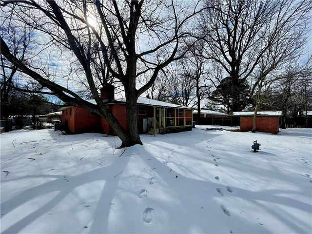 1714 Horseshoe Drive, Springdale, AR 72762