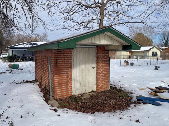 1714 Horseshoe Drive, Springdale, AR 72762