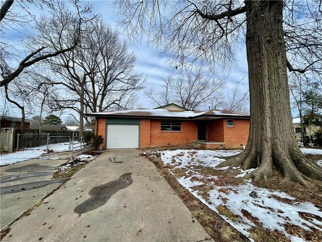 1714 Horseshoe Drive, Springdale, AR 72762