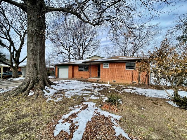 1714 Horseshoe Drive, Springdale, AR 72762