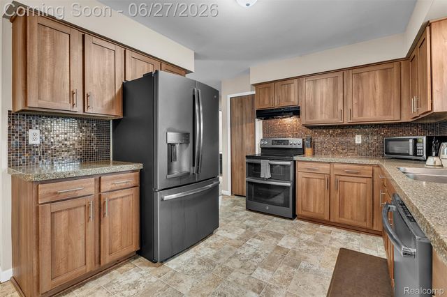 2276 Webster Park Drive, Genoa Township, MI 48843