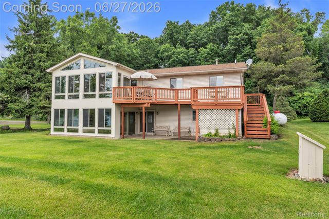 2276 Webster Park Drive, Genoa Township, MI 48843