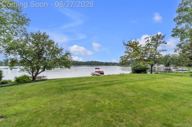2276 Webster Park Drive, Genoa Township, MI 48843