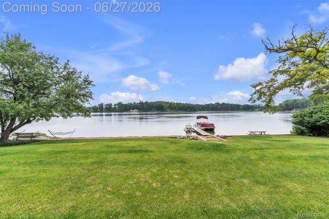 2276 Webster Park Drive, Genoa Township, MI 48843