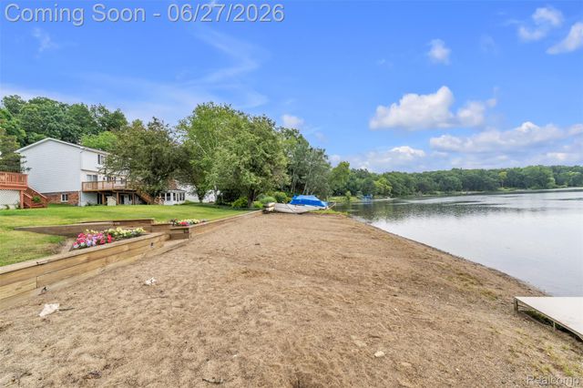 2276 Webster Park Drive, Genoa Township, MI 48843