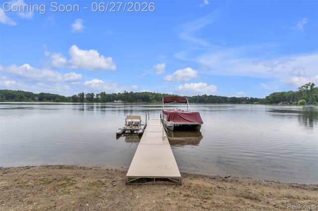 2276 Webster Park Drive, Genoa Township, MI 48843