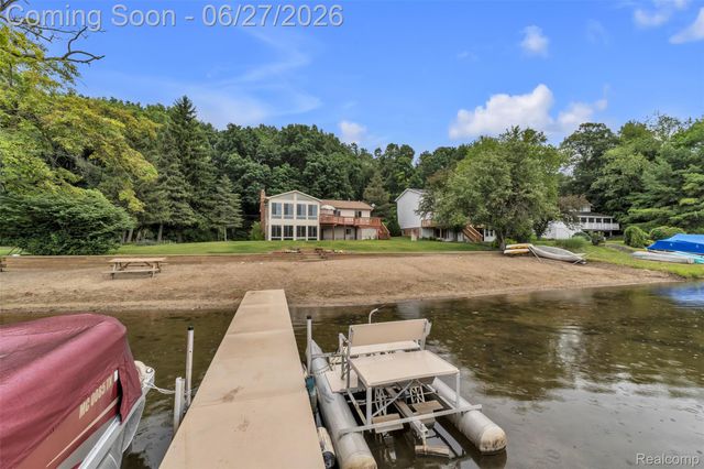 2276 Webster Park Drive, Genoa Township, MI 48843