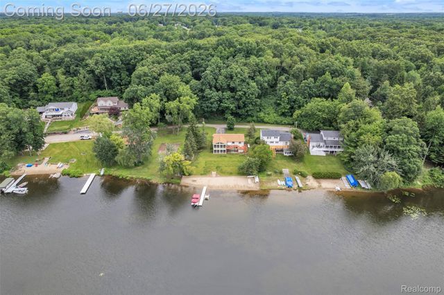 2276 Webster Park Drive, Genoa Township, MI 48843