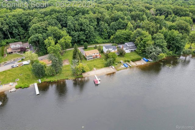 2276 Webster Park Drive, Genoa Township, MI 48843