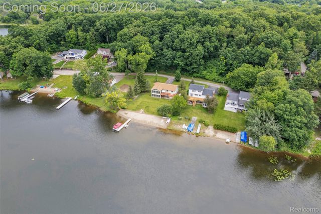 2276 Webster Park Drive, Genoa Township, MI 48843