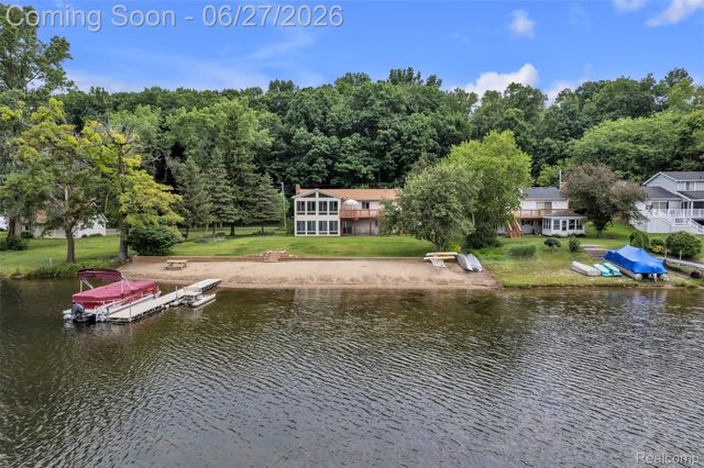 2276 Webster Park Drive, Genoa Township, MI 48843