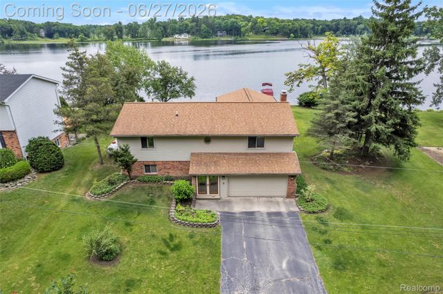 2276 Webster Park Drive, Genoa Township, MI 48843