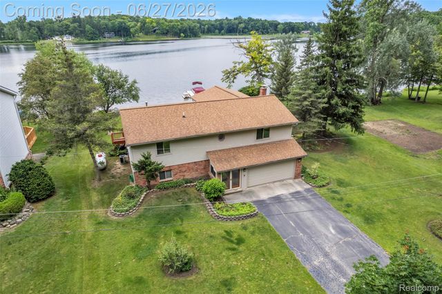 2276 Webster Park Drive, Genoa Township, MI 48843