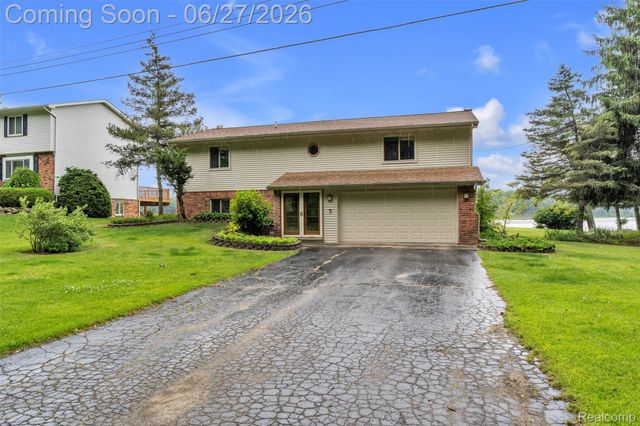 2276 Webster Park Drive, Genoa Township, MI 48843