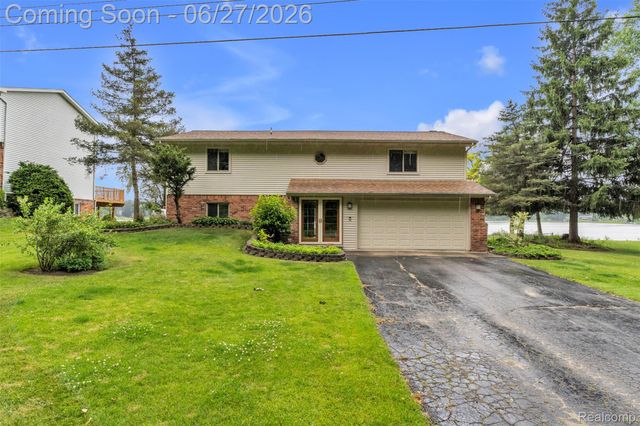 2276 Webster Park Drive, Genoa Township, MI 48843