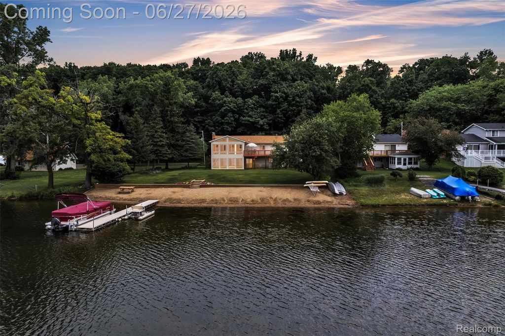 2276 Webster Park Drive, Genoa Township, MI 48843