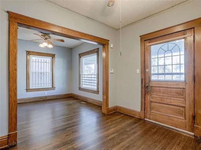 2325 Park Avenue, Kansas City, MO 64127