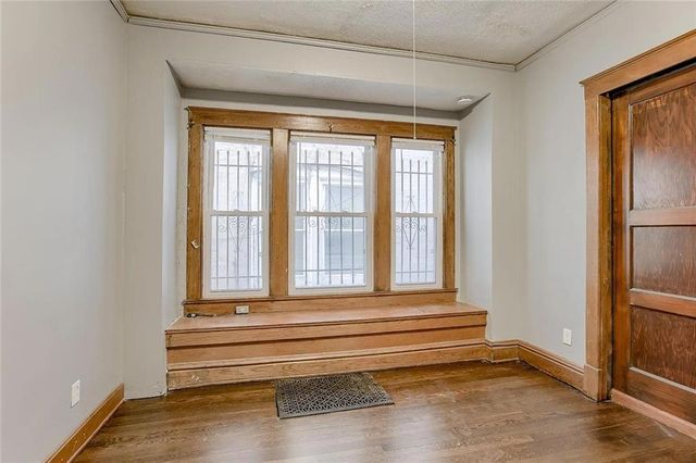 2325 Park Avenue, Kansas City, MO 64127