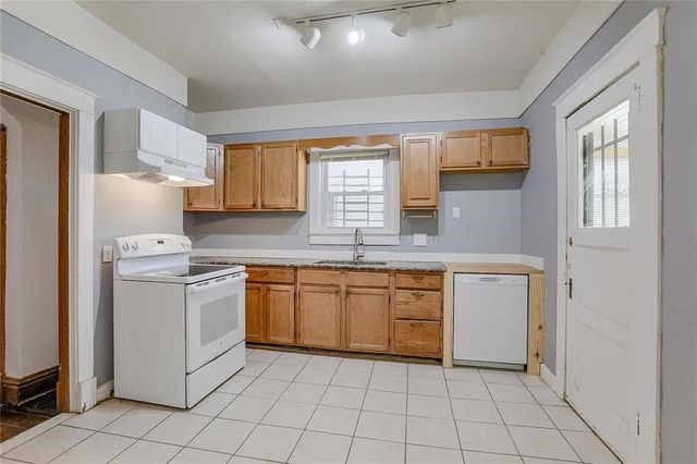 2325 Park Avenue, Kansas City, MO 64127