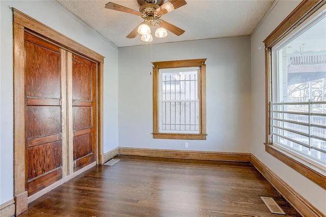 2325 Park Avenue, Kansas City, MO 64127