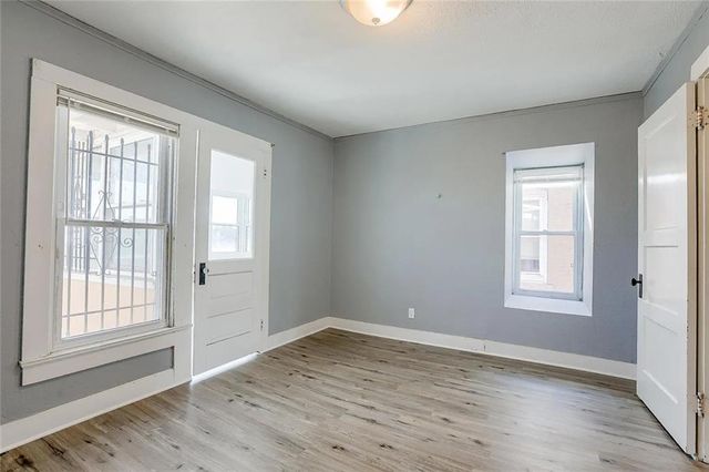 2325 Park Avenue, Kansas City, MO 64127