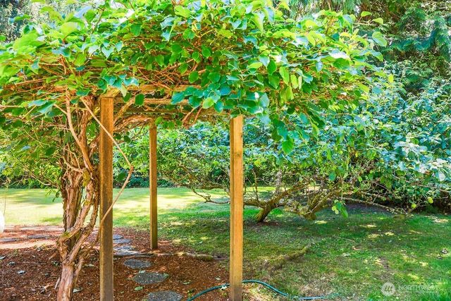 195 NE Lazy Fox Lane, Poulsbo, WA 98370